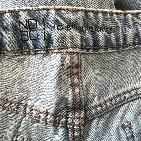 No Boundaries Super High Rise Relax Fit Jeans size 17 - Picture 9 of 10